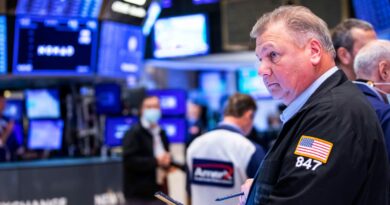 s&p-500,-dow,-nasdaq-slide-amid-economic-and-interest-rate-worries-–-usa-today