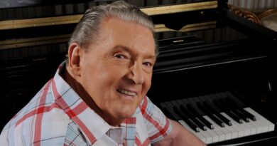 jerry-lee-lewis-dead:-rock-icon-who-sang-‘great-balls-of-fire’-was-87-–-usa-today